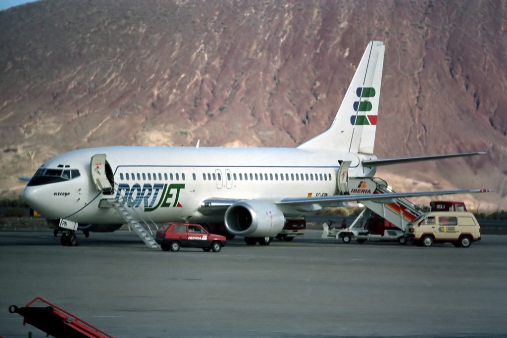 737-4y10.jpg